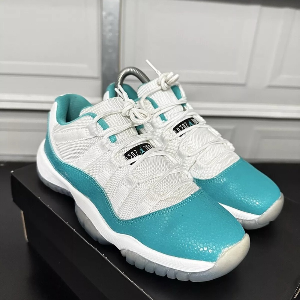 GS Jordan Air 11 Retro Low Aqua Safari.